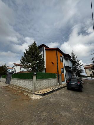 Buhara Mahallesi – Baştan Sona Tadilatı Yapılan 6+2 Villa ve Peyzaj Projesi