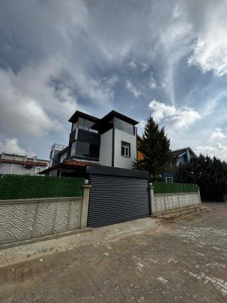 Buhara Mahallesi – Baştan Sona Tadilatı Yapılan 6+2 Villa ve Peyzaj Projesi